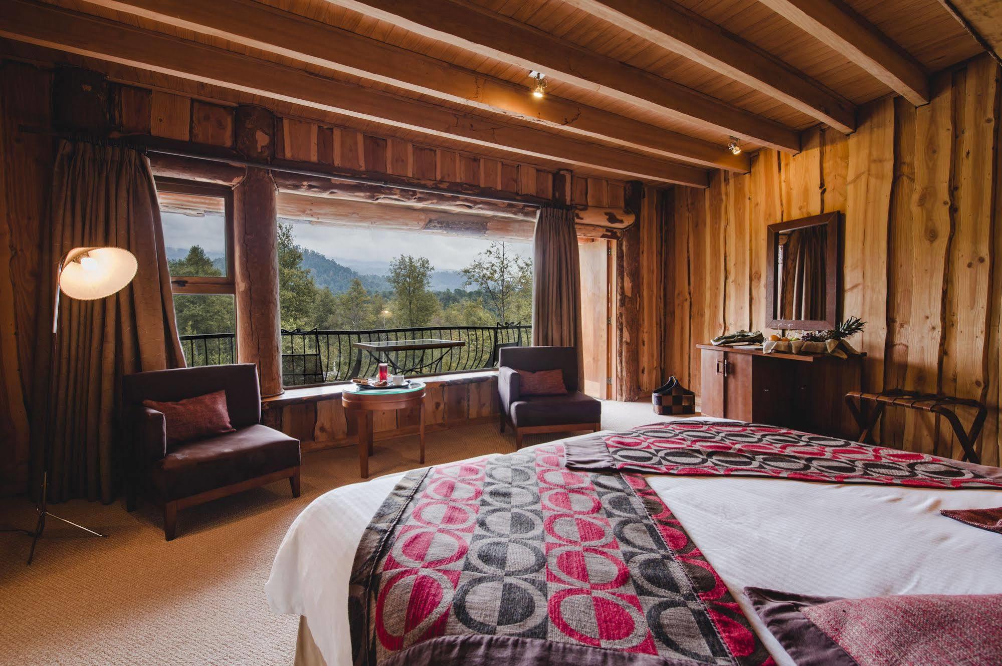 Huilo Huilo Nothofagus Hotel & Spa Puerto Fuy Exteriör bild