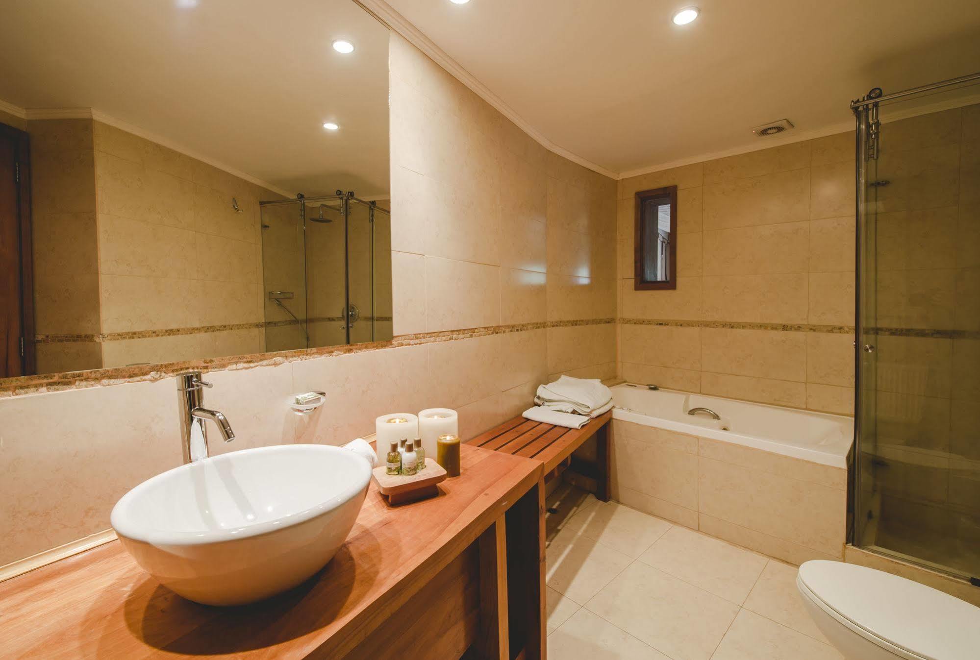 Huilo Huilo Nothofagus Hotel & Spa Puerto Fuy Exteriör bild