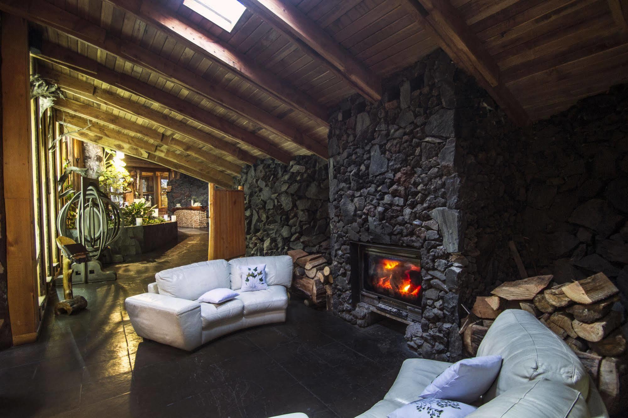 Huilo Huilo Nothofagus Hotel & Spa Puerto Fuy Exteriör bild