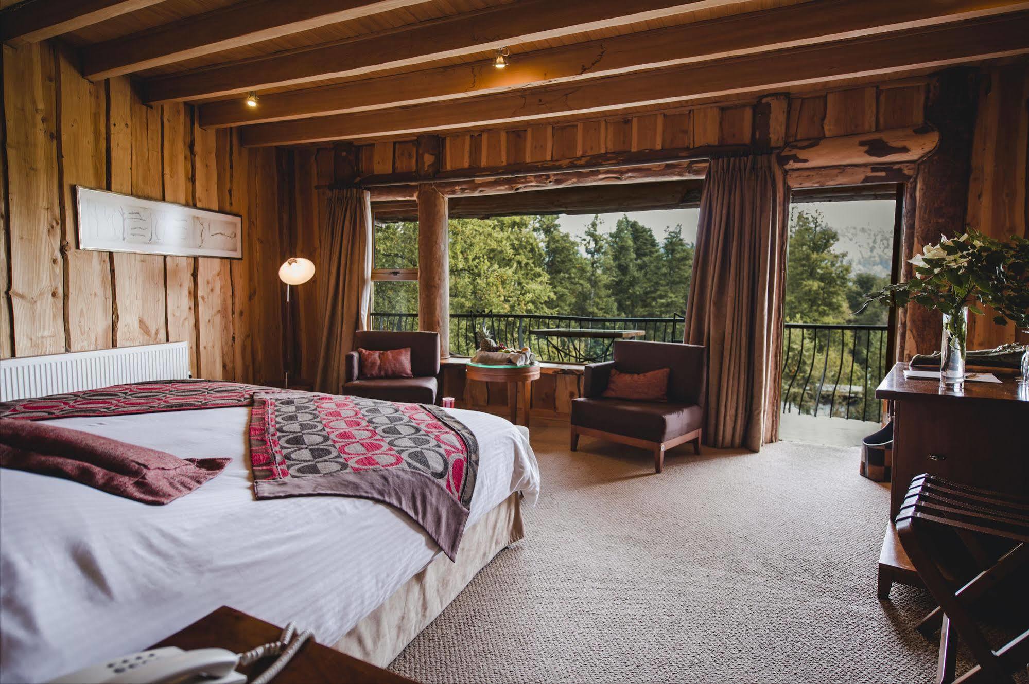 Huilo Huilo Nothofagus Hotel & Spa Puerto Fuy Exteriör bild